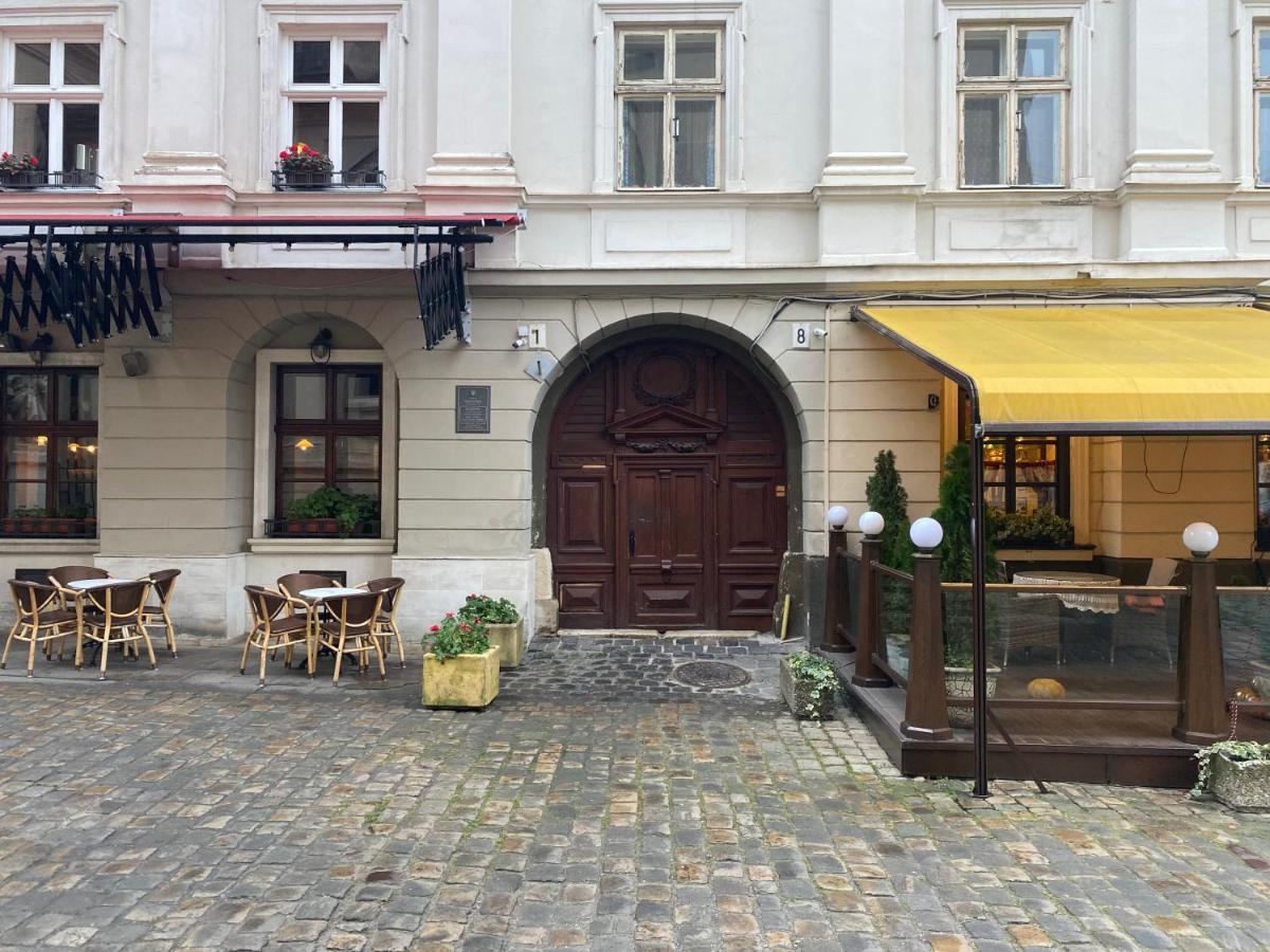 Apartment Cathedral Square Lviv Bagian luar foto